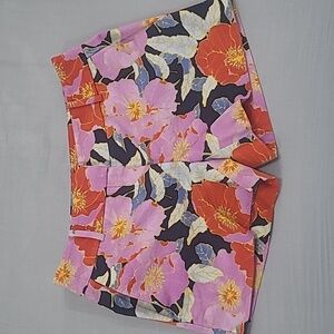 Loft Women NWOT Riviera Shorts in Blooming Floral. Size 00